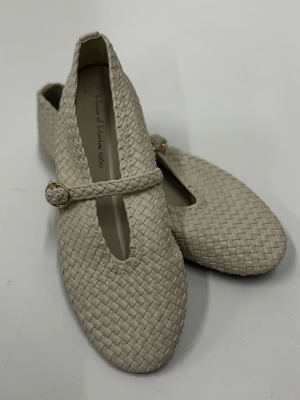 House of Harlow 1960 Bistro Off White Woven Ballet Flats Strap / Buckle Size 7.5